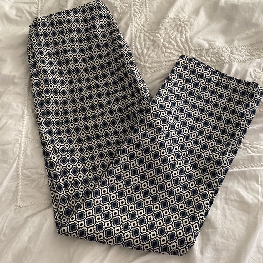 Zara basic women’s cigarette pants with Diamond pattern
